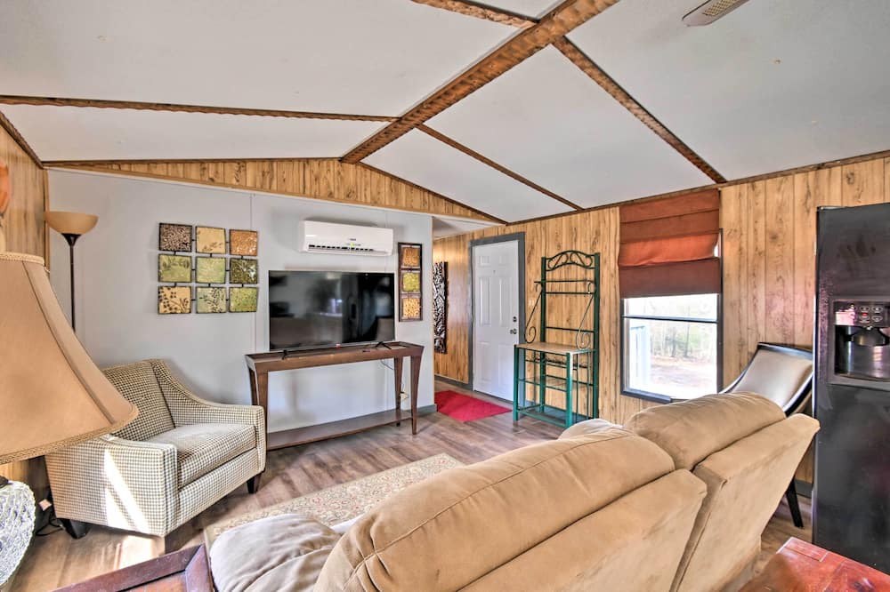 Photo of Bedroom in Lemon Springs