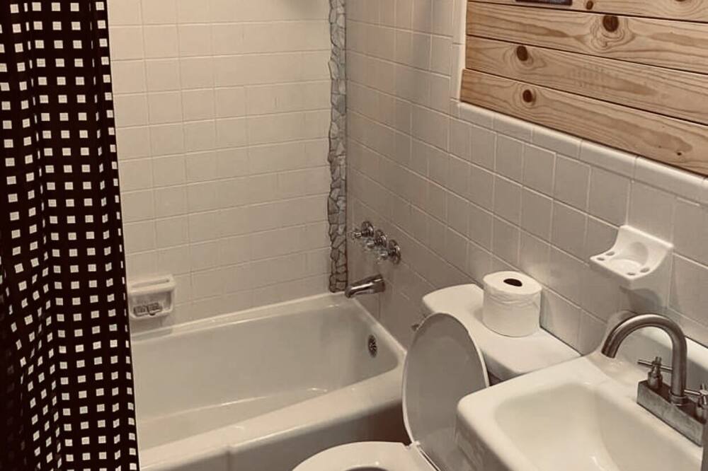 Photo of Bathroom in Townville