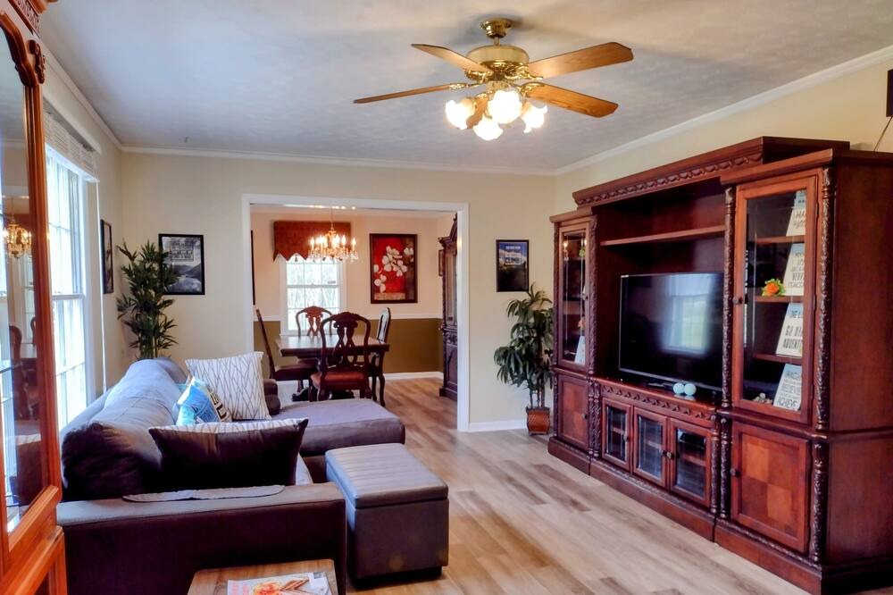 Photo of Livingroom in Golden Grove
