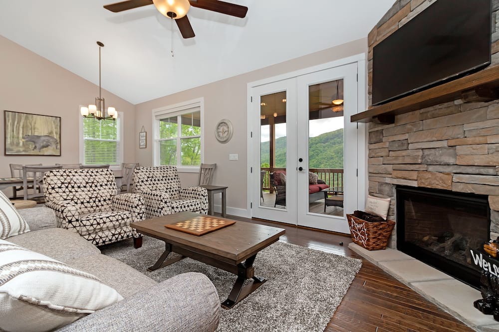 Photo of Livingroom in Bear Lake Reserve