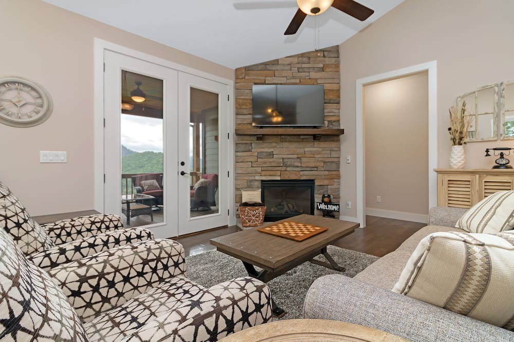 Photo of Bedroom in Bear Lake Reserve