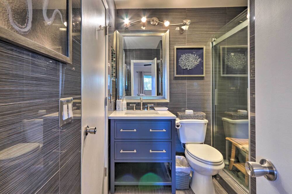 Photo of Bathroom in Folly Field