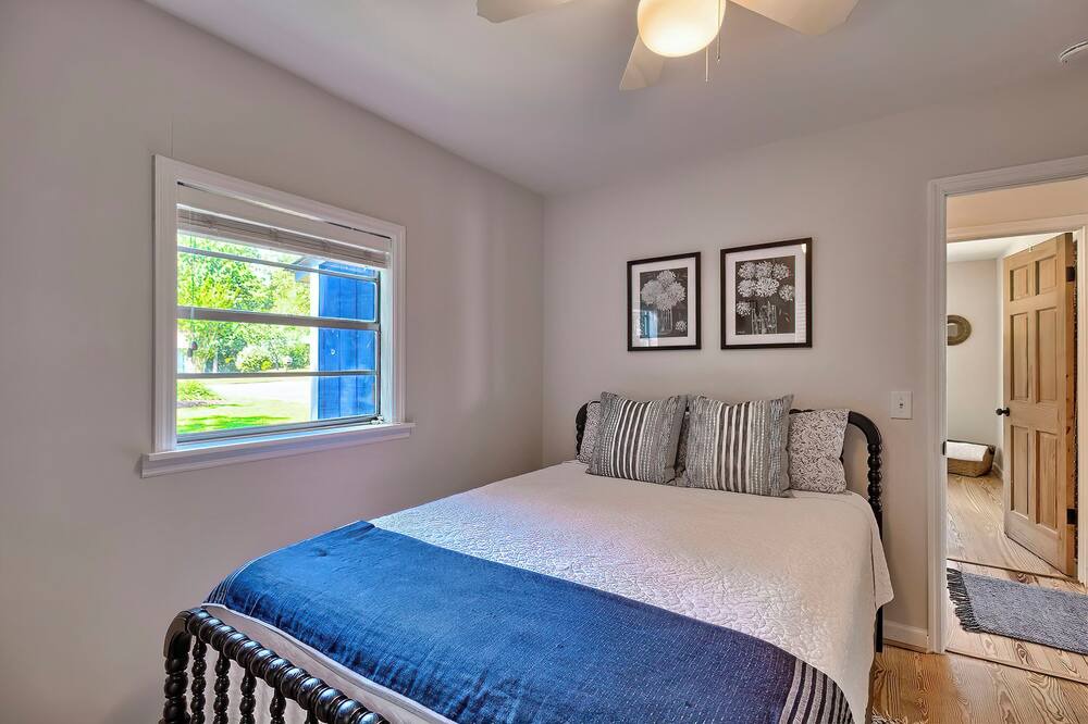 Photo of Bedroom in Chapin
