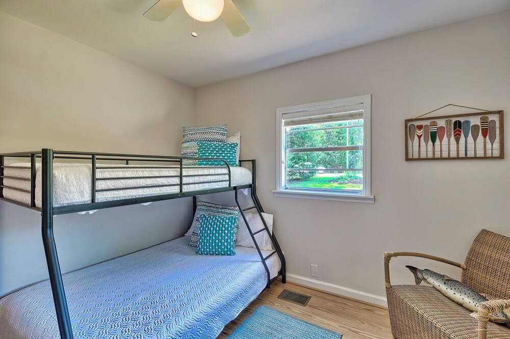 Photo of Bedroom in Chapin