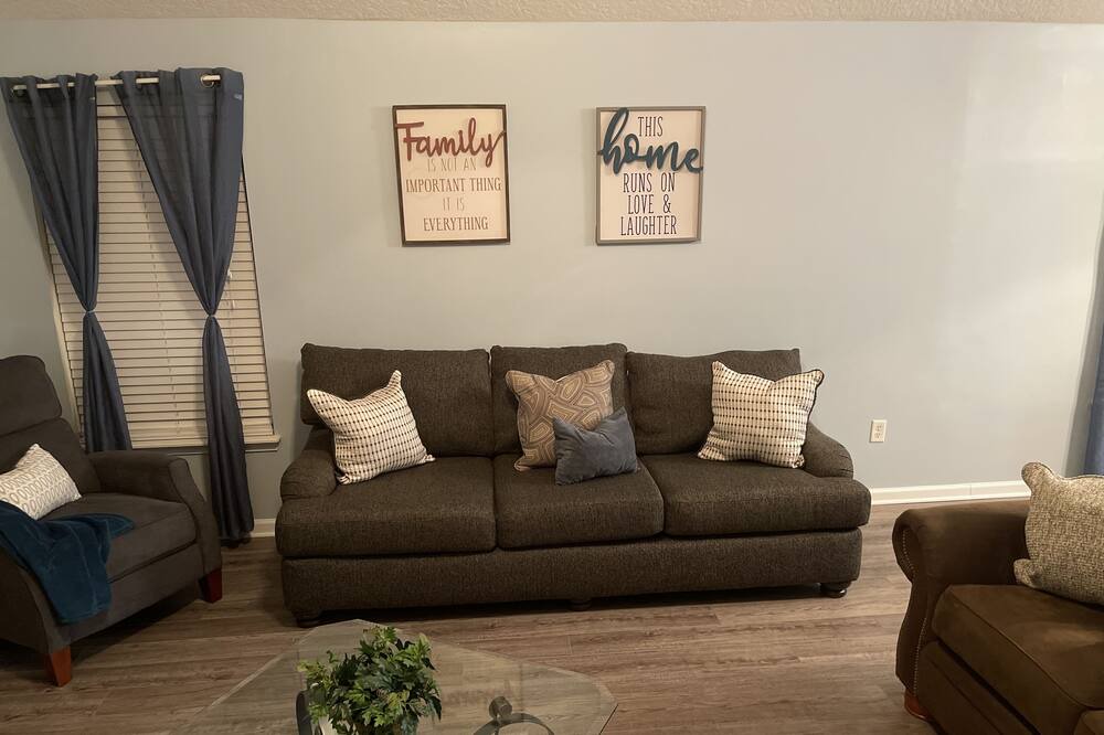 Photo of Livingroom in Northside