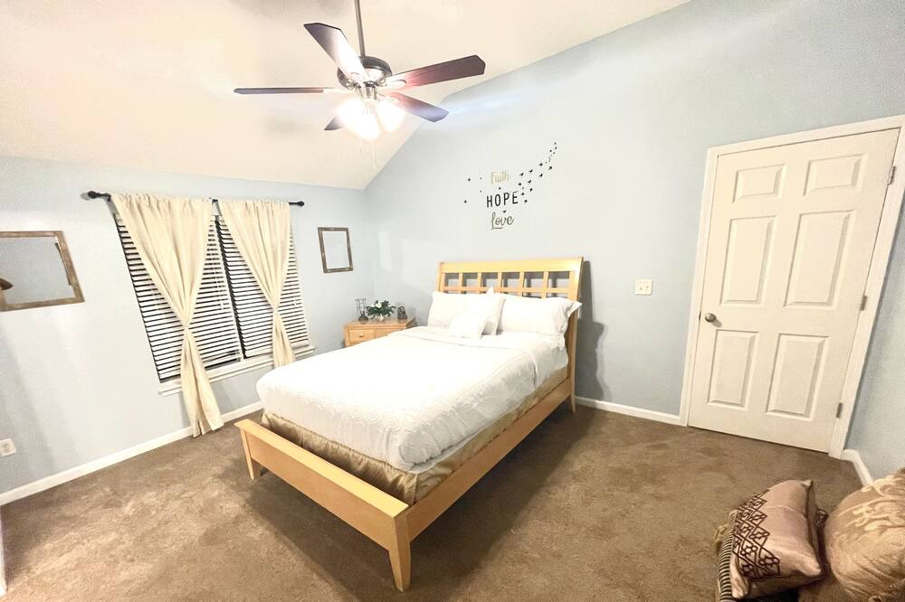 Photo of Bedroom in Northside