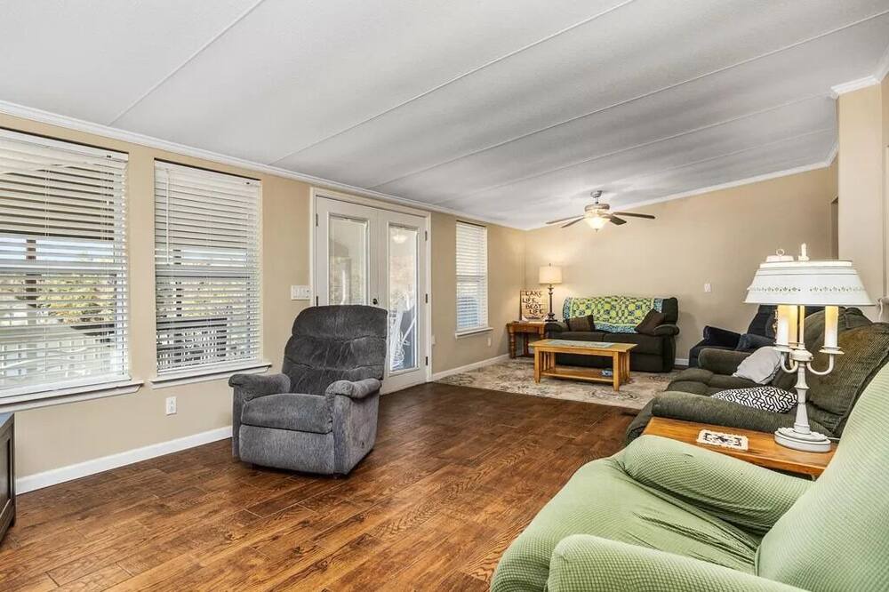 Photo of Livingroom in Cross Hill