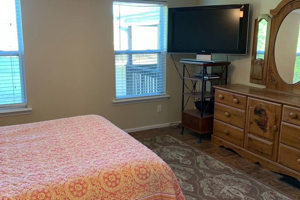 Photo of Bedroom in Cross Hill