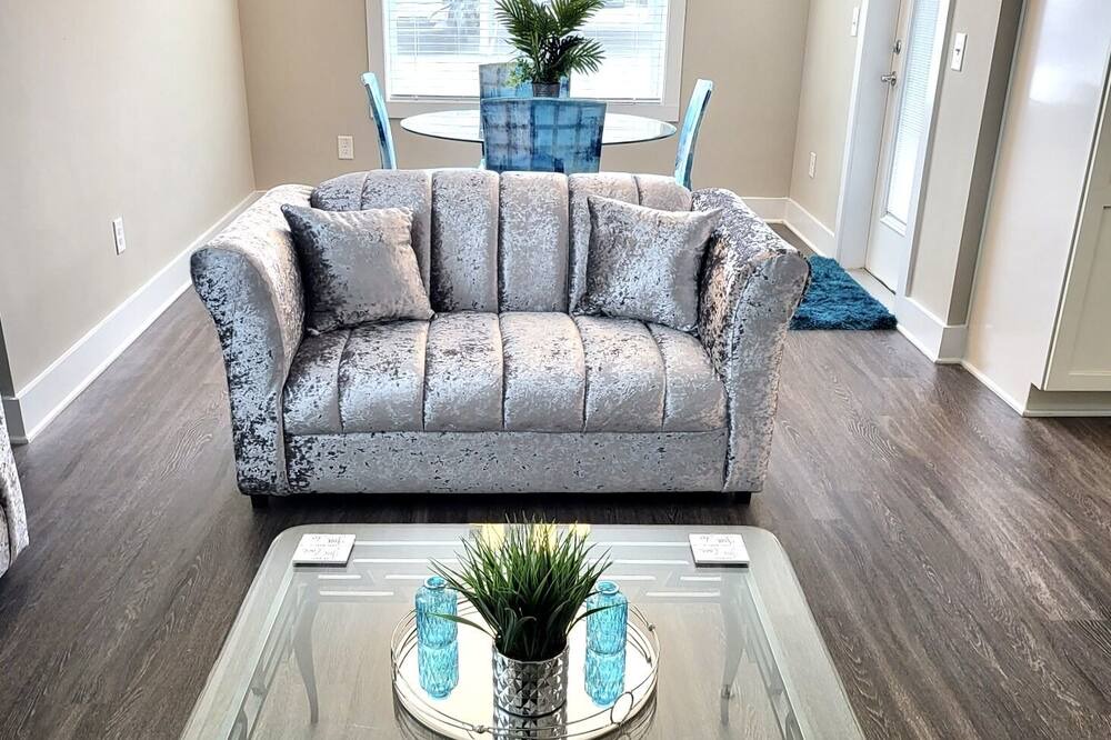 Photo of Livingroom in Northeast Raleigh