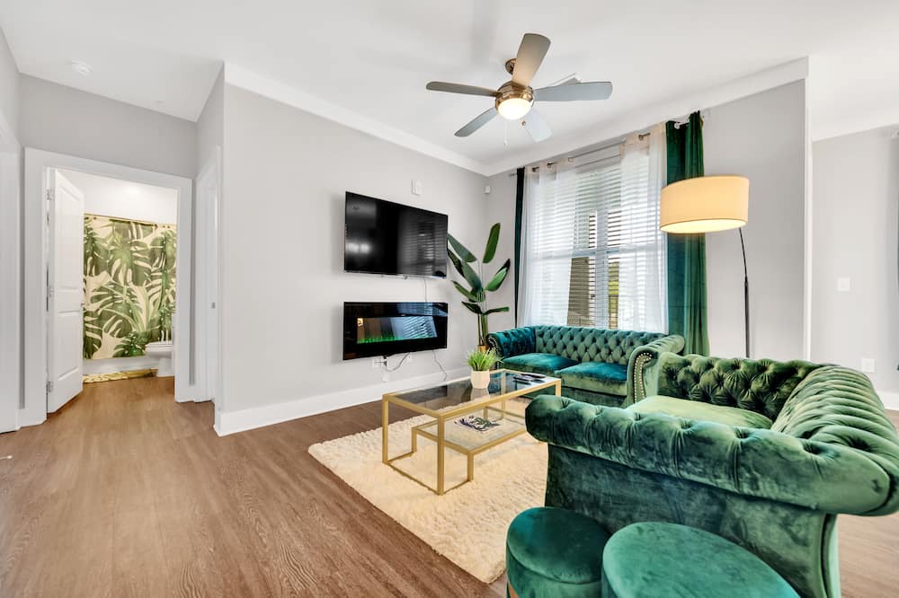 Photo of Livingroom in Northeast Raleigh