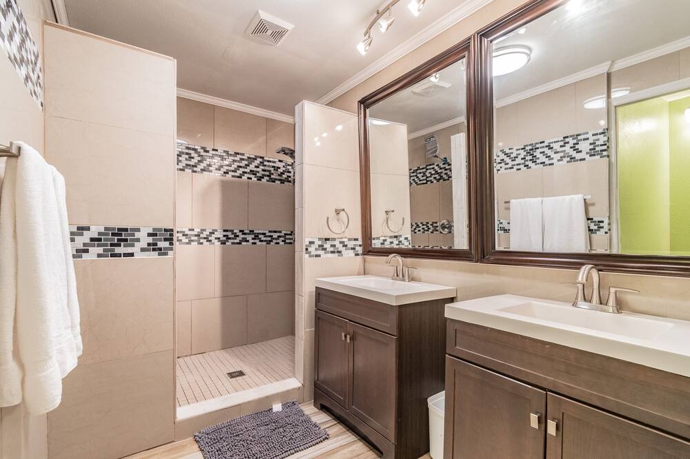 Photo of Bathroom in Plant City