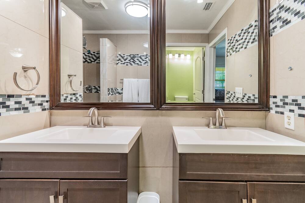 Photo of Bathroom in Plant City