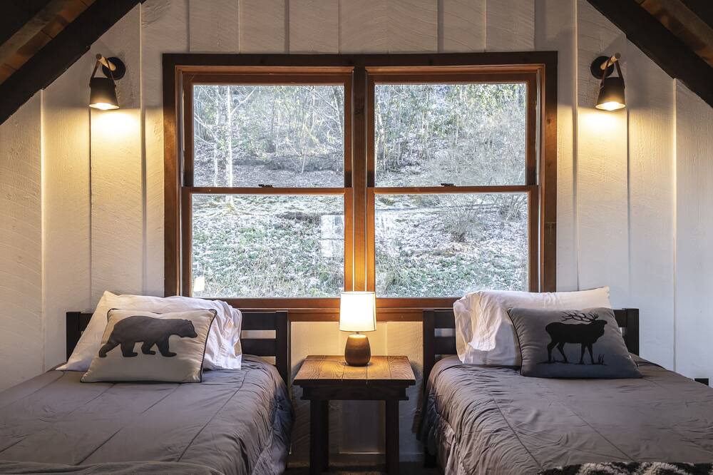 Photo of Bedroom in Cullowhee