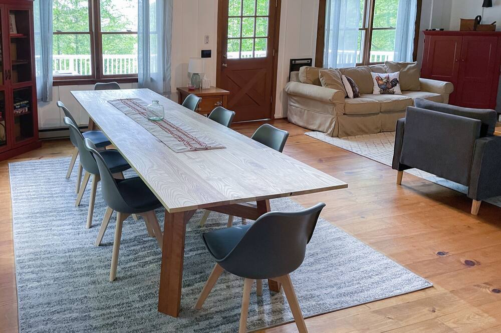 Photo of Livingroom in Cullowhee