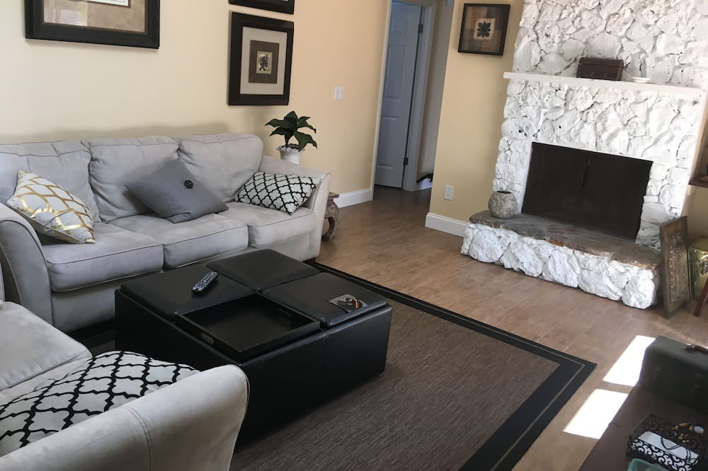 Photo of Livingroom in Casselberry