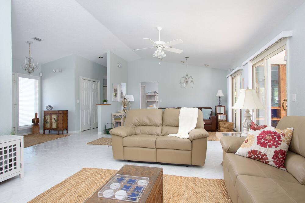 Photo of Livingroom in Sebastian