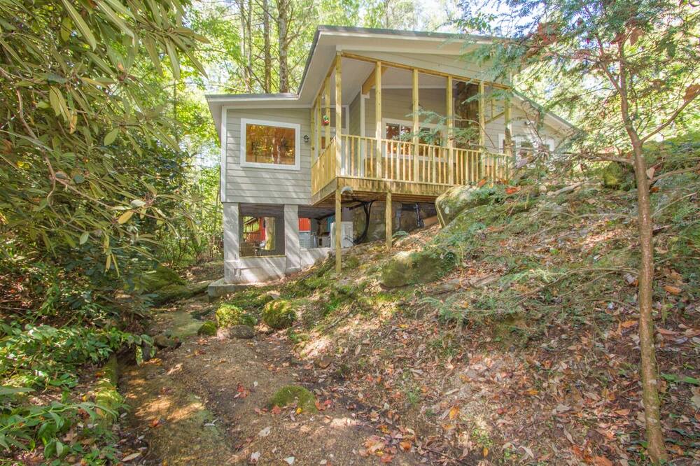 Photo of Outdoor in Rocky Bottom