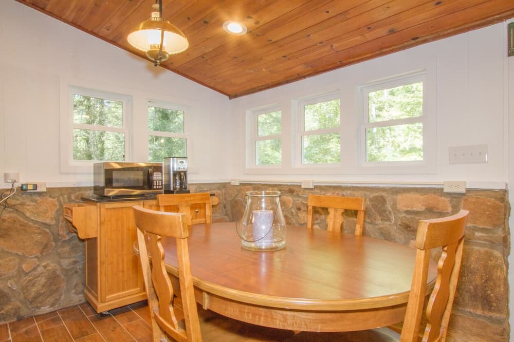 Photo of Kitchen in Rocky Bottom