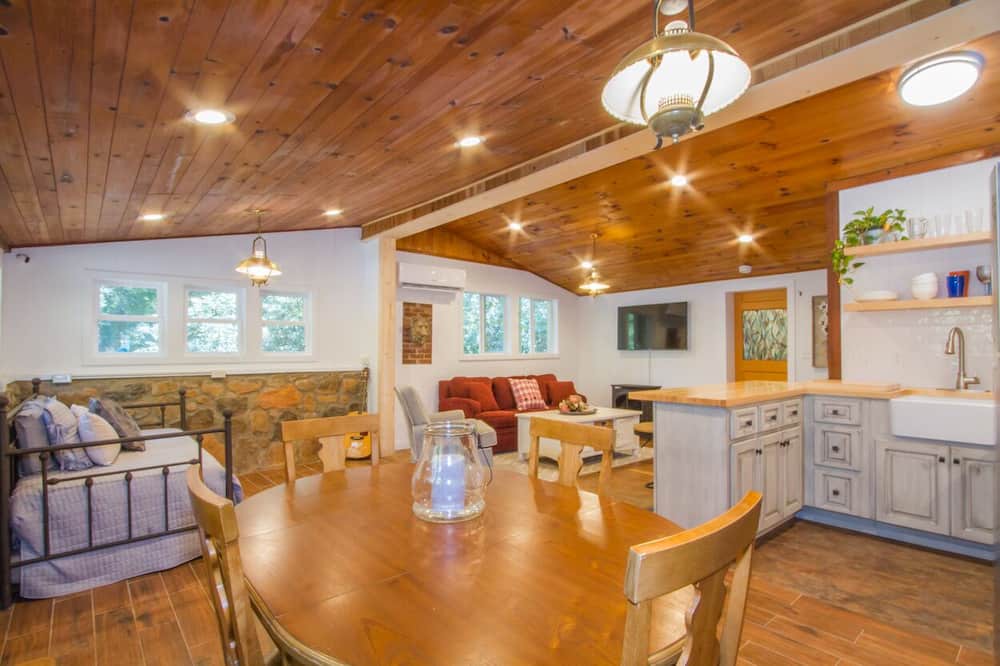 Photo of Kitchen in Rocky Bottom