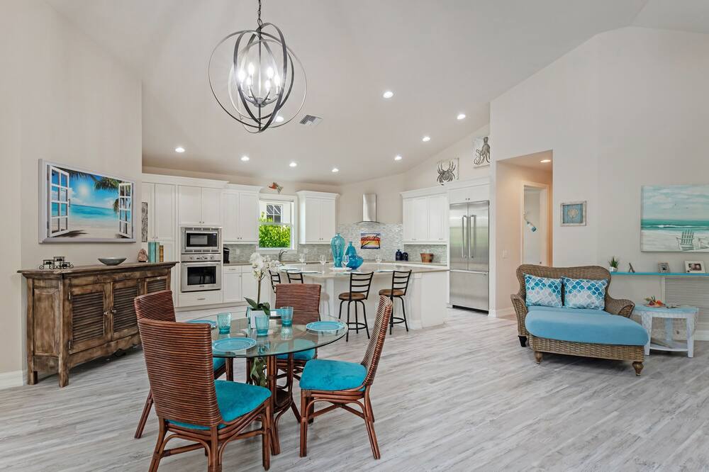Photo of Kitchen in Royal Harbor