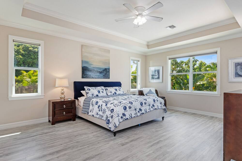 Photo of Bedroom in Royal Harbor
