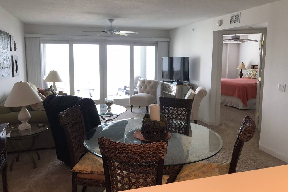 Photo of Livingroom in Central Beach