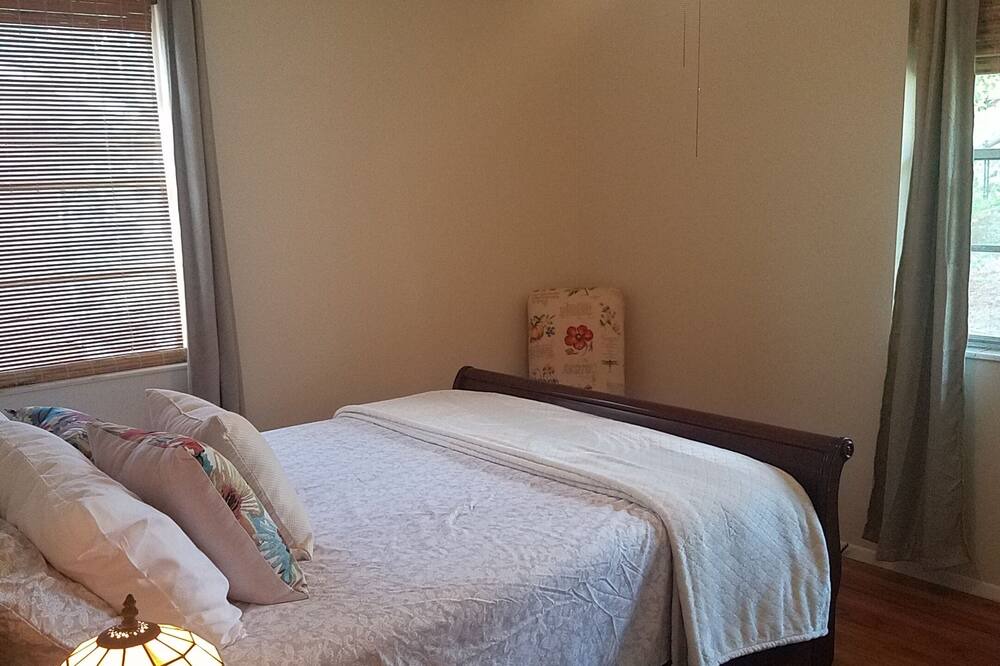 Photo of Bedroom in Gracewood