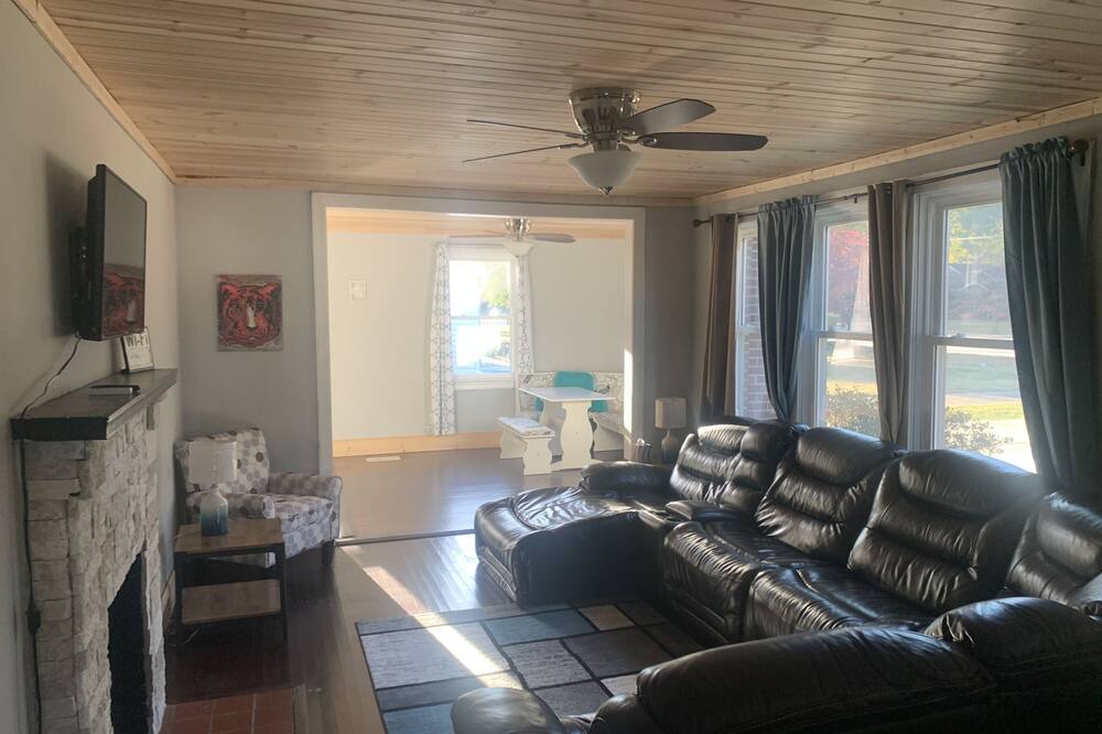 Photo of Livingroom in Anderson