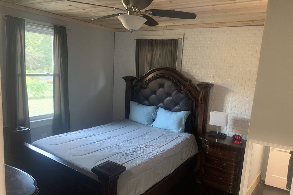 Photo of Bedroom in Anderson