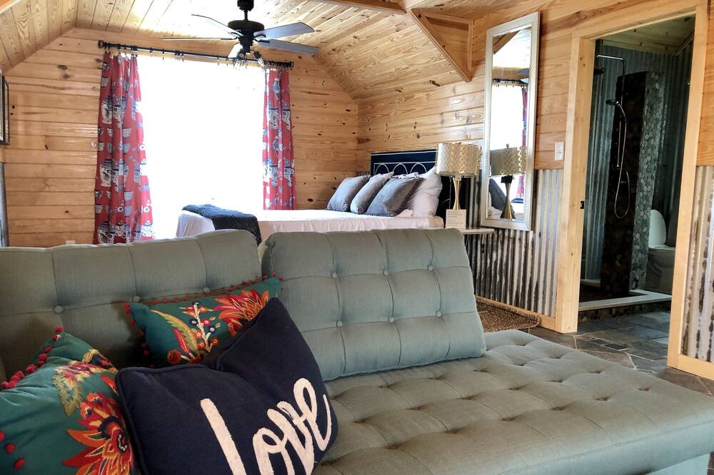 Photo of Livingroom in Colbert