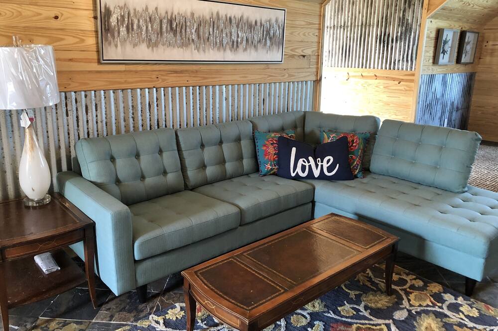 Photo of Livingroom in Colbert
