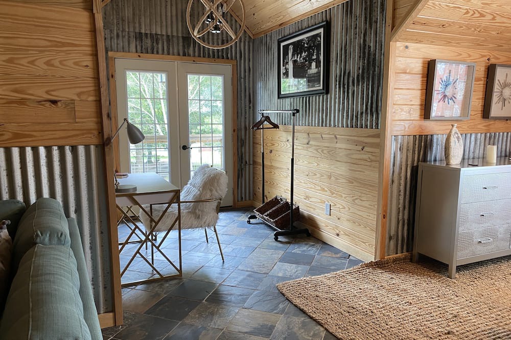 Photo of Livingroom in Colbert