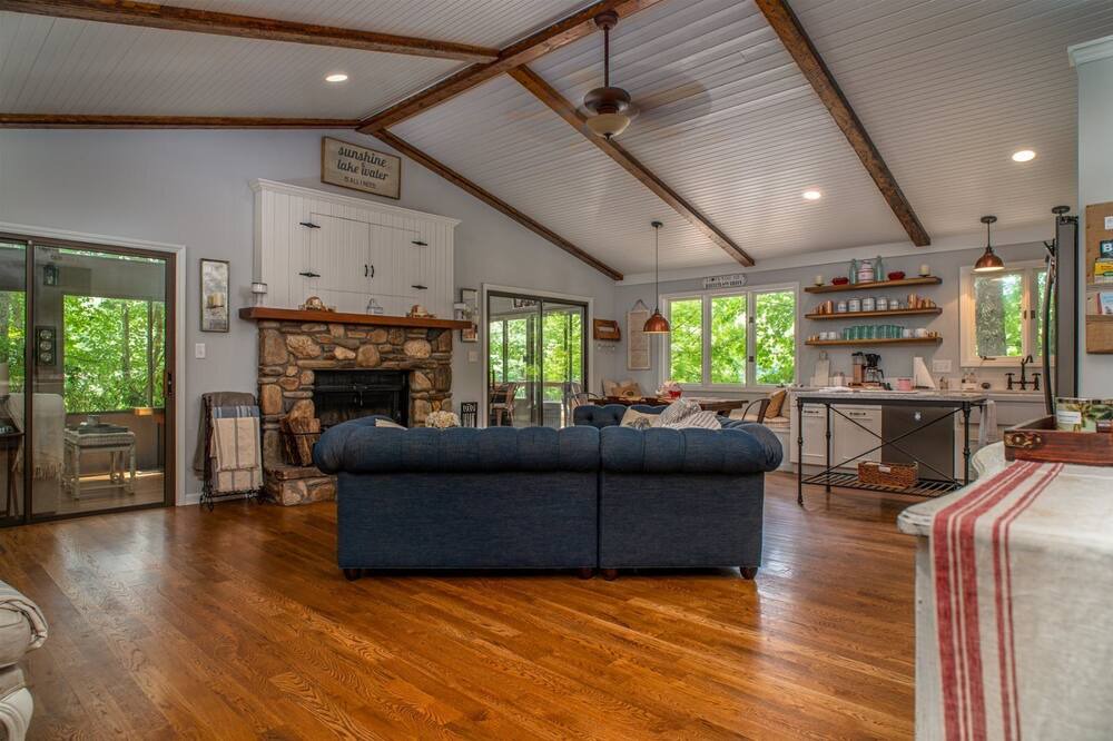 Photo of Livingroom in Brevard