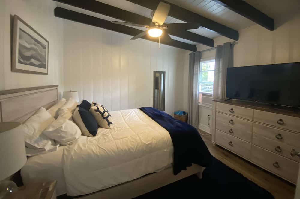 Photo of Bedroom in Lake Murray of Richland