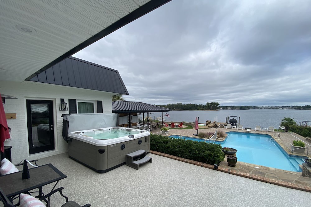 Photo of Outdoor in Lake Murray of Richland