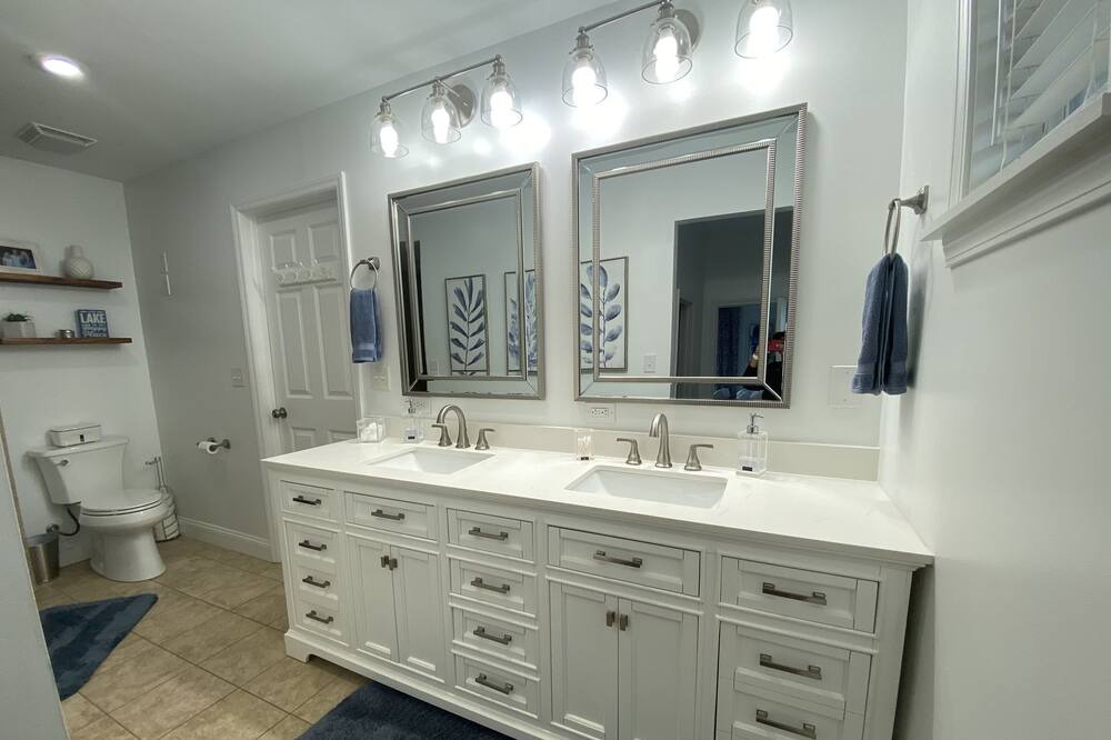 Photo of Bathroom in Lake Murray of Richland