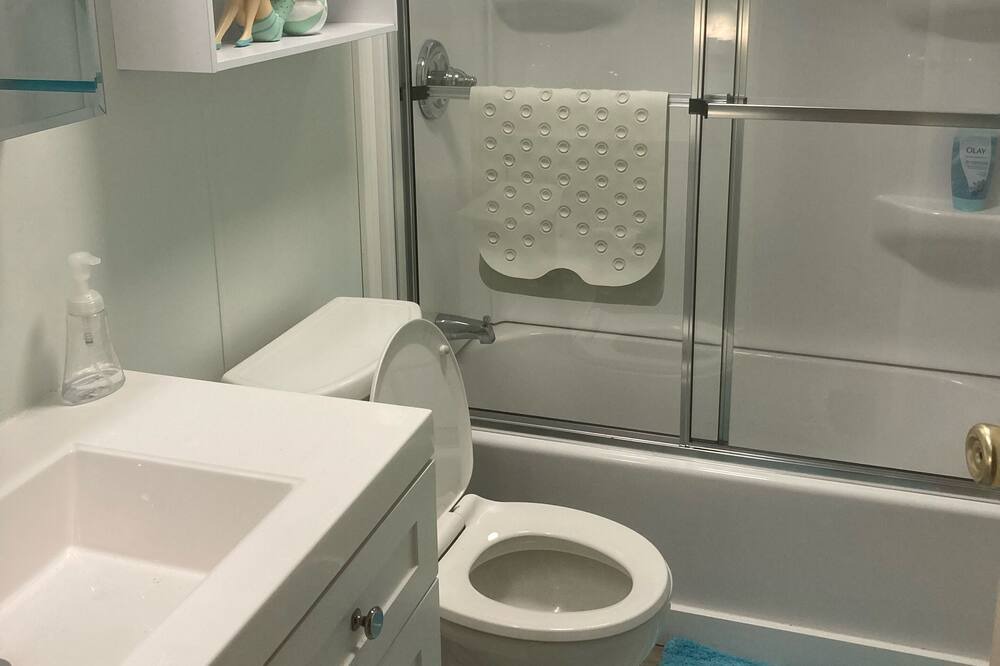 Photo of Bathroom in Barefoot Bay