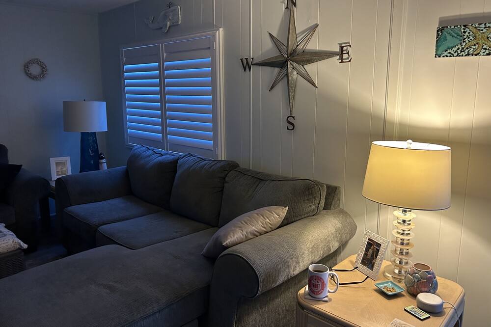 Photo of Livingroom in Barefoot Bay