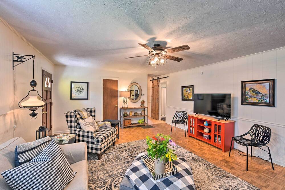 Photo of Bedroom in Midway