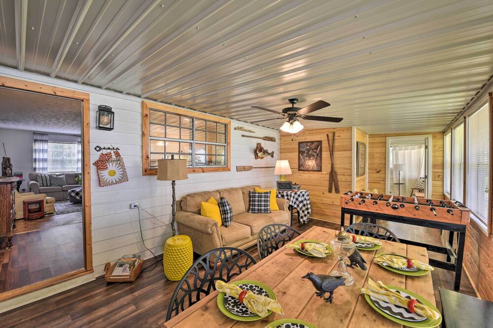 Photo of Livingroom in Midway