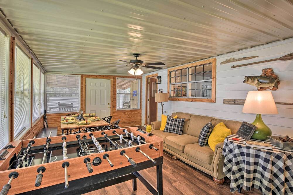 Photo of Bedroom in Midway
