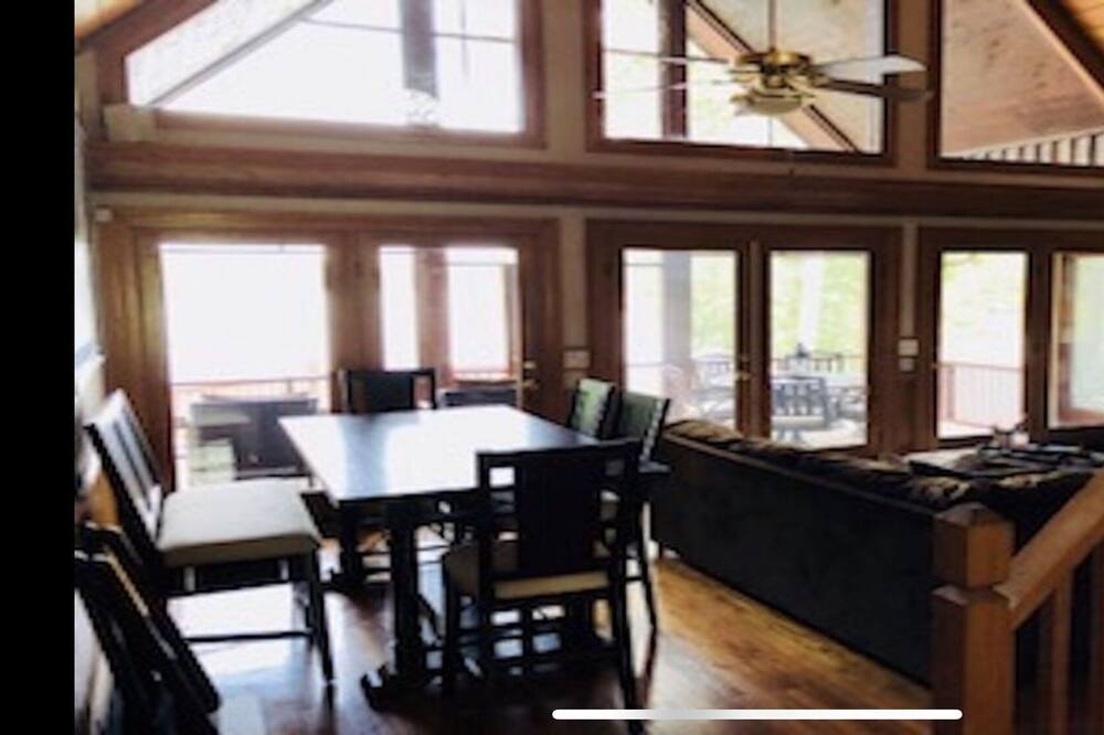 Photo of Outdoor in Chapin