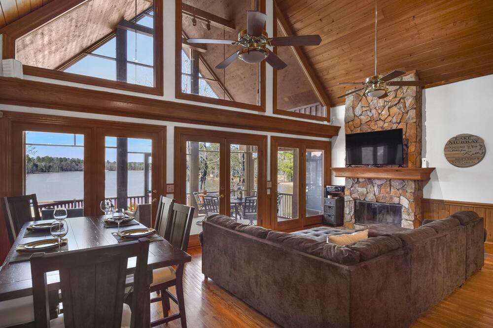 Photo of Livingroom in Chapin