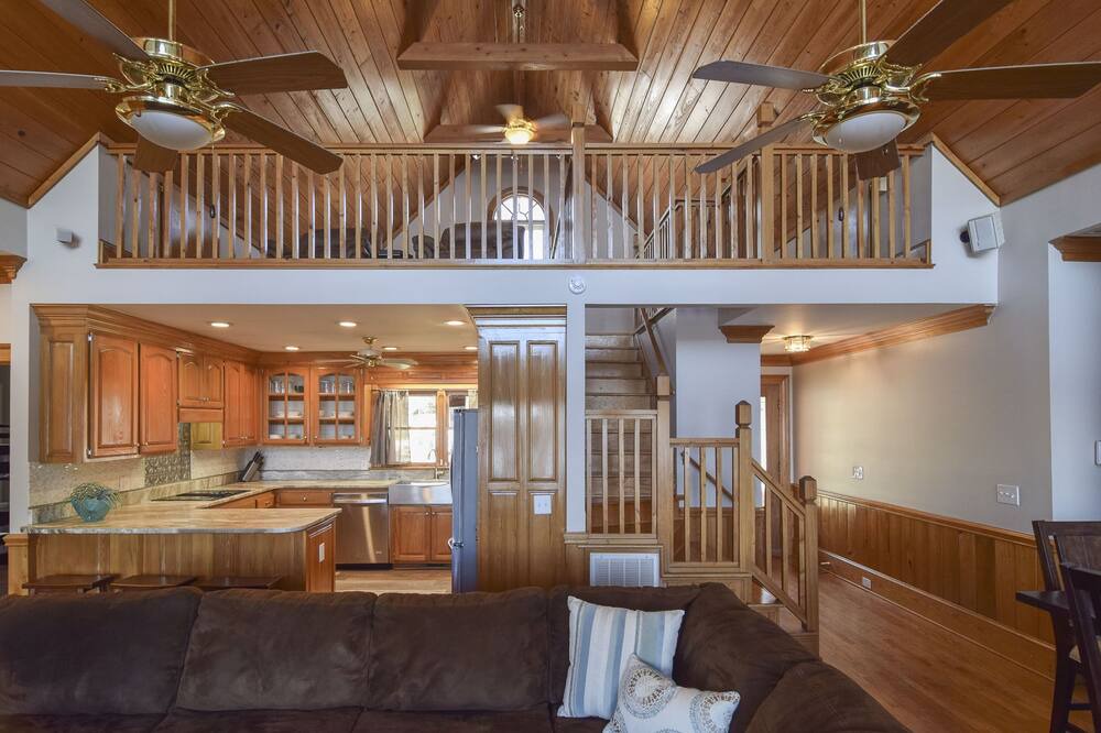 Photo of Livingroom in Chapin