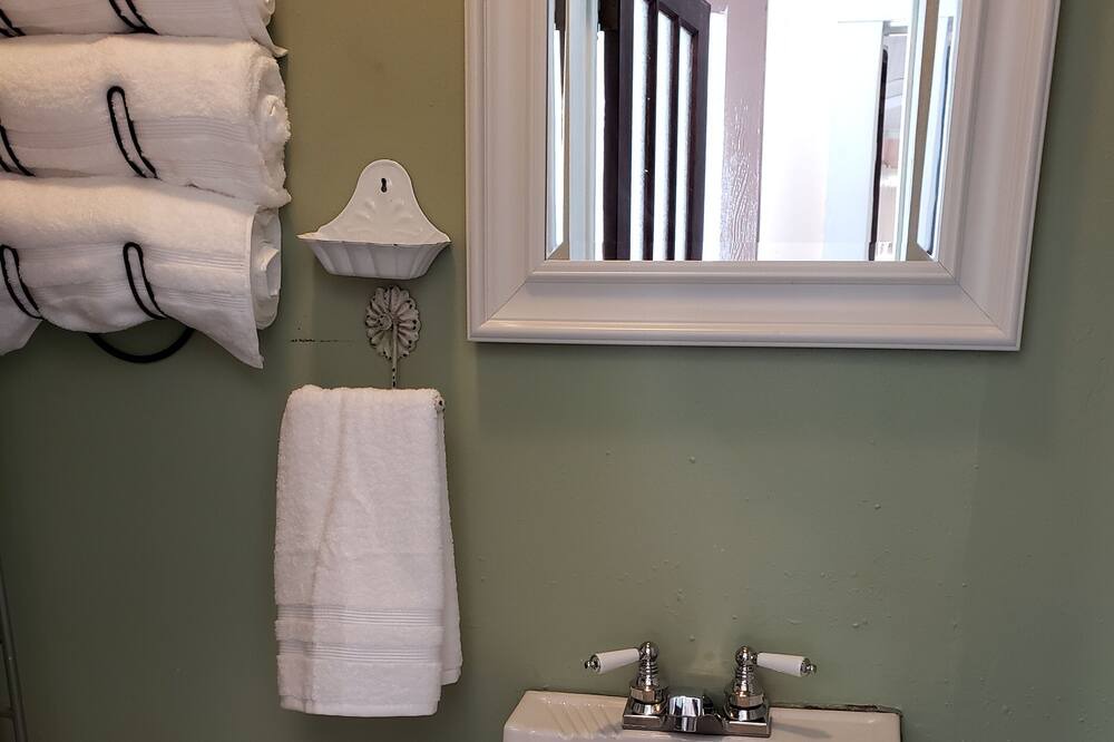 Photo of Bathroom in Mount Gilead