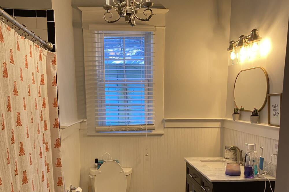 Photo of Bathroom in Midtown