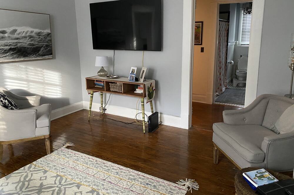 Photo of Livingroom in Midtown