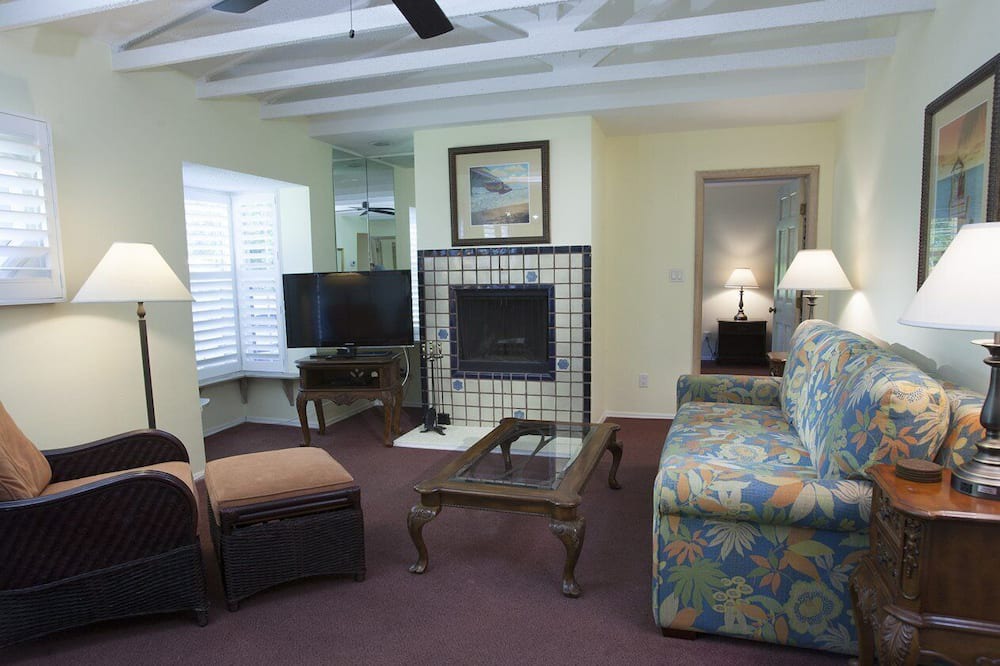Photo of Livingroom in Whitney Beach