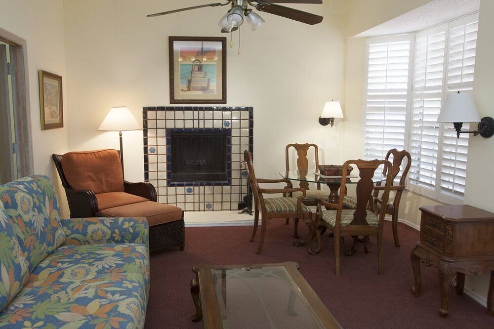 Photo of Livingroom in Whitney Beach