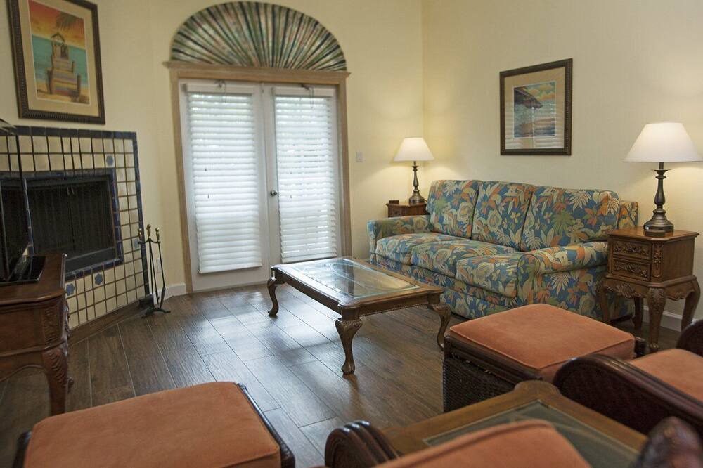 Photo of Livingroom in Whitney Beach